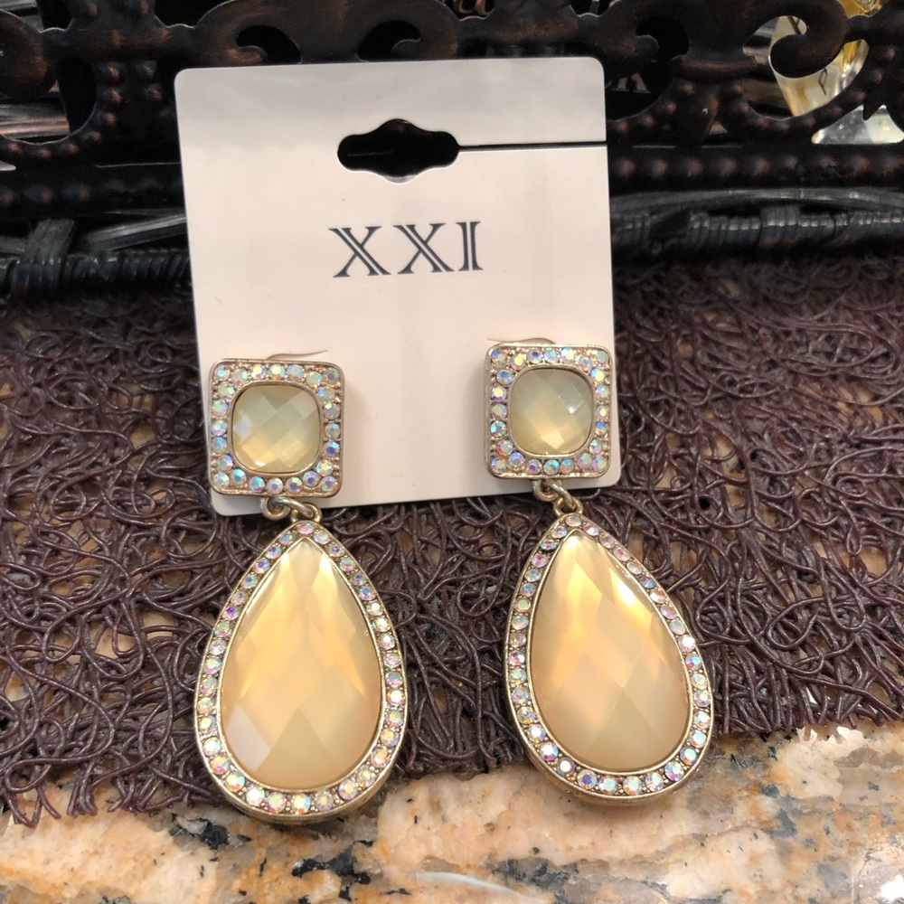 Xxi dangle earrings.